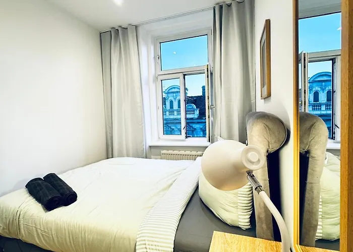Bright Private In 4br Near Kaufpark Alterlaa Apartman